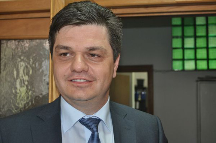 Romeo Radulescu numara viii si mortii din patru-n patru ani