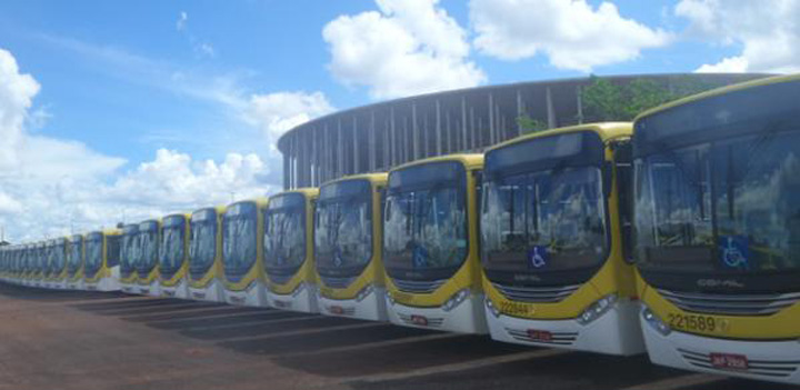 Au cheltuit aproape un miliard de dolari pe un stadion, apoi au bagat autobaza in poarta!