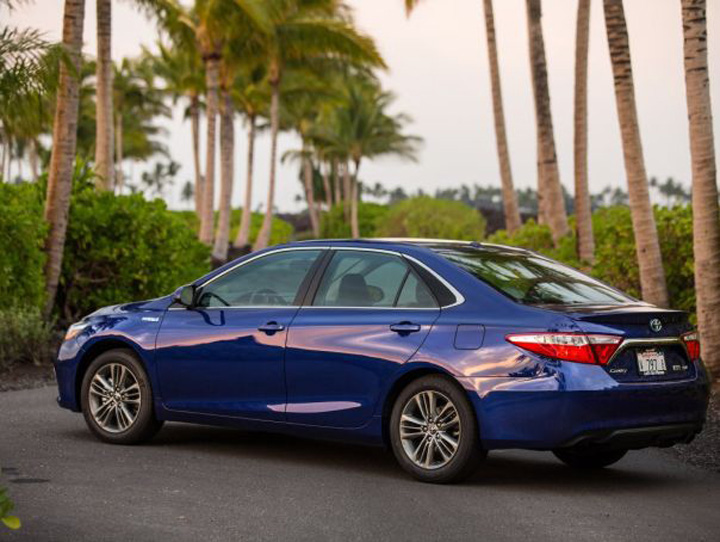 8-toyota-camry-hybrid-41-combined-mpg - Ziarul National