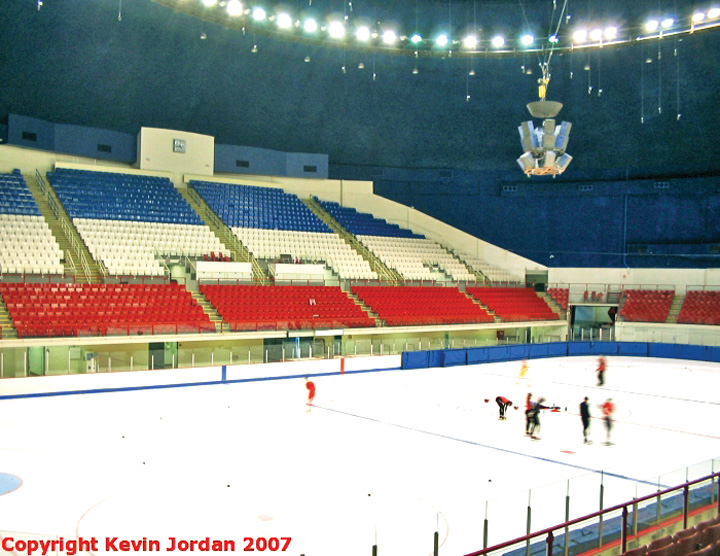 Au transformat patinoarul in teren de tenis! - Ziarul National