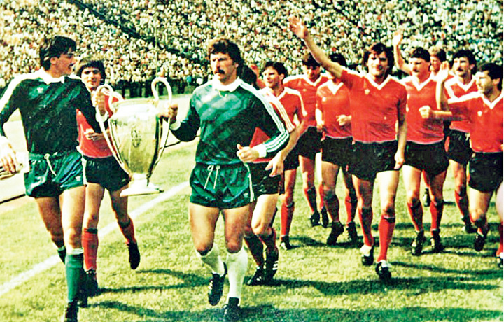 Steaua ’86 joaca pentru Kasandra Rotariu