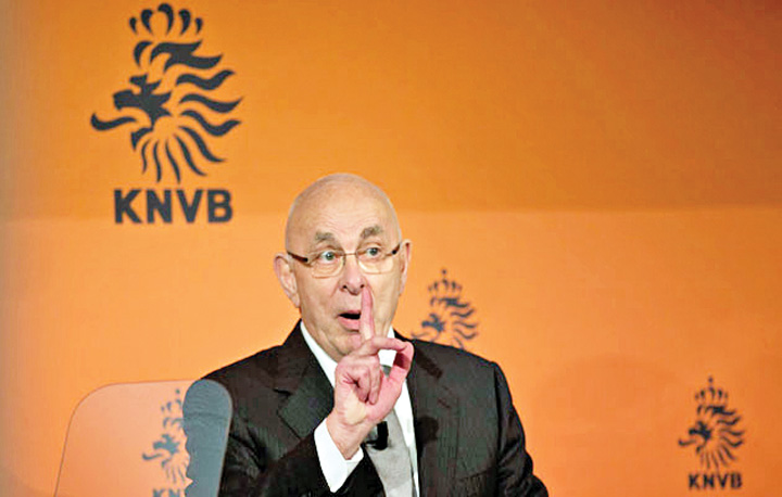 Olandezul Michael van Praag s-a speriat de Blatter
