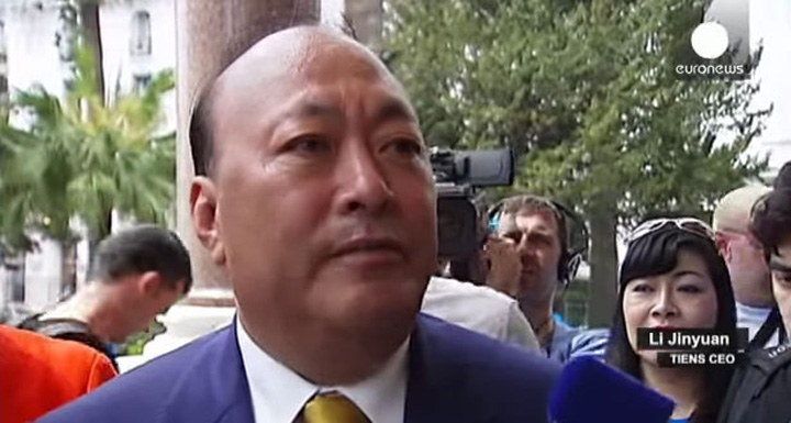 Un afacerist chinez si-a scos miile de angajati la Paris si Nisa, iar pe francezi – din FOAME!