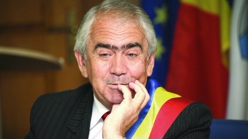 Perchezitii la Primaria Targu Jiu. Edilul Florin Carciumaru, banuit de fapte de coruptie!