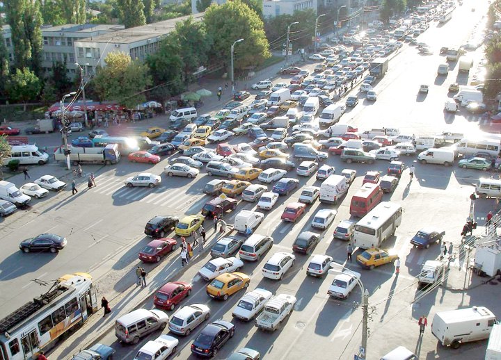 Pericol! Parcul auto din Romania, vechi de 12-15 ani!