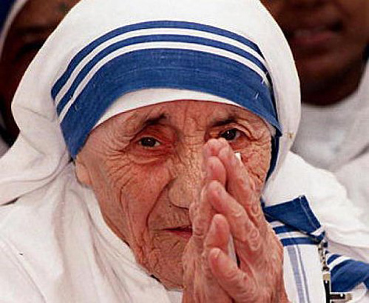 Maica Tereza ar putea fi canonizata anul viitor