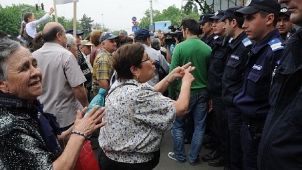 Sute de pensionari au protestat in Piata Victoriei