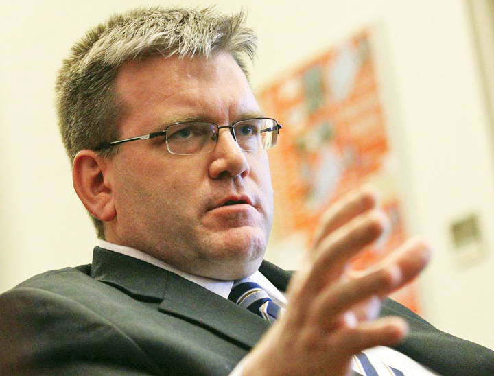 DEAN THOMPSON - Ziarul National