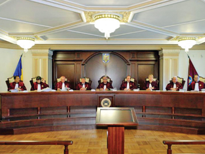 CCR: Parlamentarii ii lasa pe alesii locali in incompatibilitate