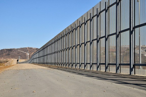 Ungaria isi construieste gard de patru metri inaltime la granita