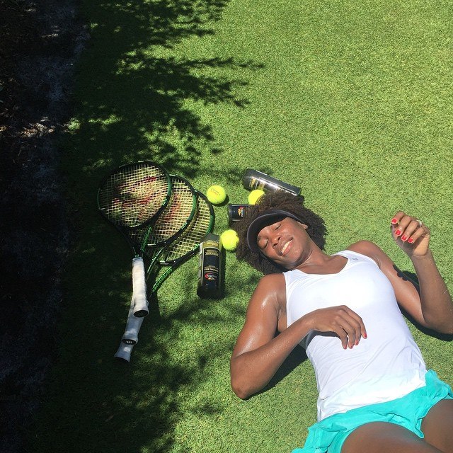Surorile Williams, spectacol la Wimbledon: Serena a invins-o pe Venus si a ajuns in sferturi!