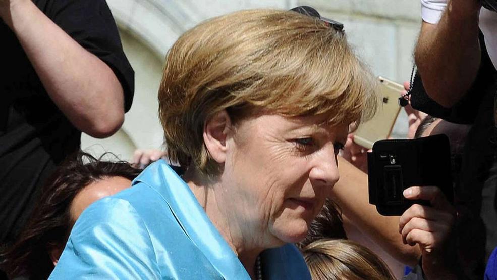 DRAMATIC! Angela Merkel a lesinat in public