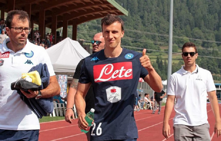 Reactia antrenorului lui Napoli cand s-a pomenit cu Vlad Chiriches in vestiar: Tu cine mai esti?