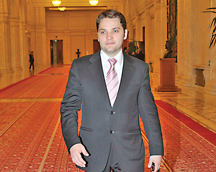 DAN-SOVA-FANE-1 - Ziarul National