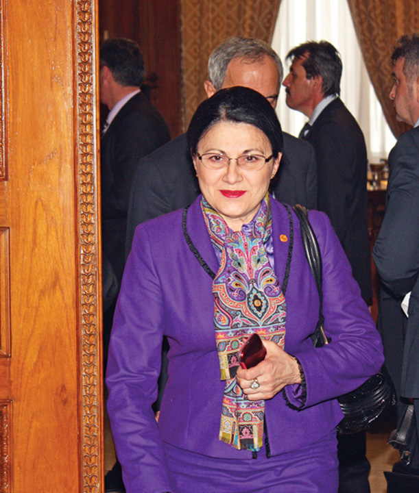 ECATERINA ANDRONESCU - RICA PETRESCU - Ziarul National