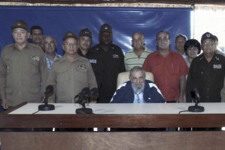 Fidel Castro apare iarasi in public
