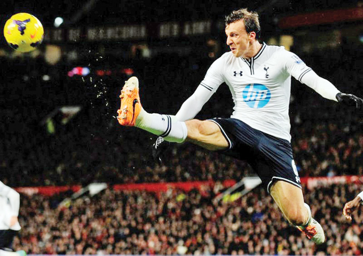 Tottenham ii face vant lui Chiriches
