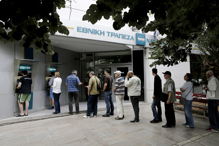 Institutiile bancare elene raman fara bani