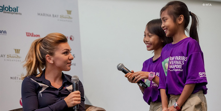 Halep, model pentru copiii din Singapore
