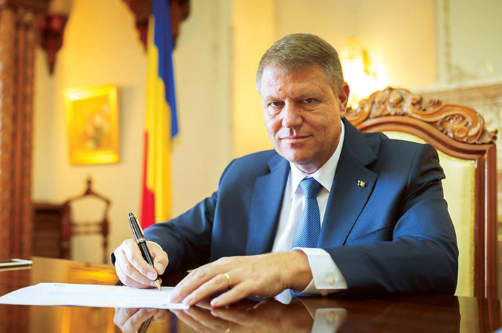 ALDE il trage de maneca pe Iohannis