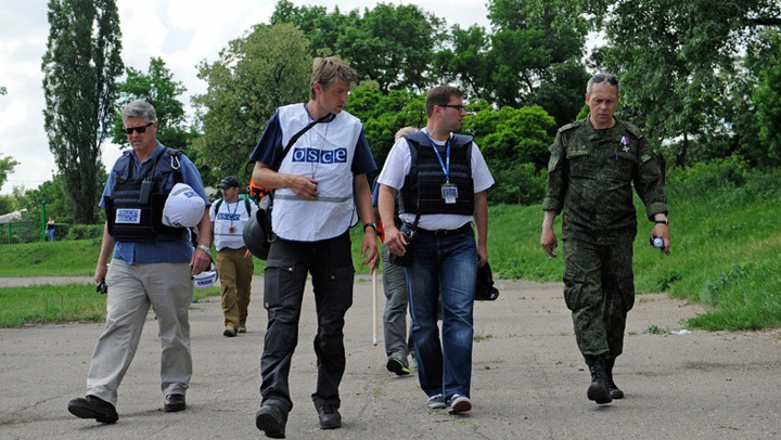 OSCE: Kiev violeaza acordurile de la Minsk in privinta retragerii armamentului greu