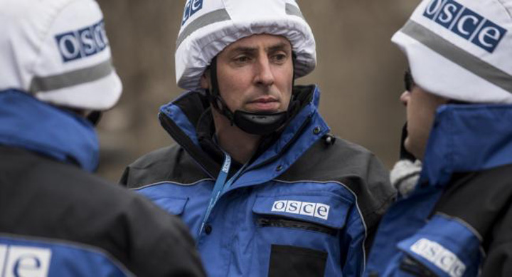 Reprezentantii OSCE,  atacati de militarii ucraineni