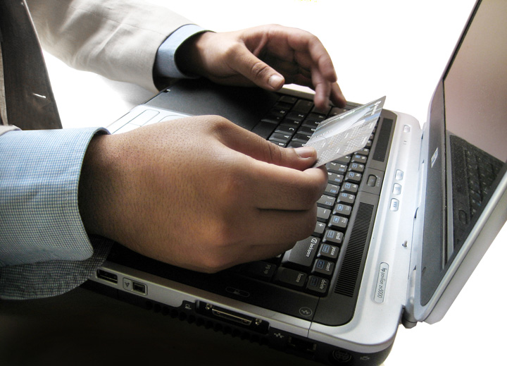 Pericol! Cresc fraudele la platile online!