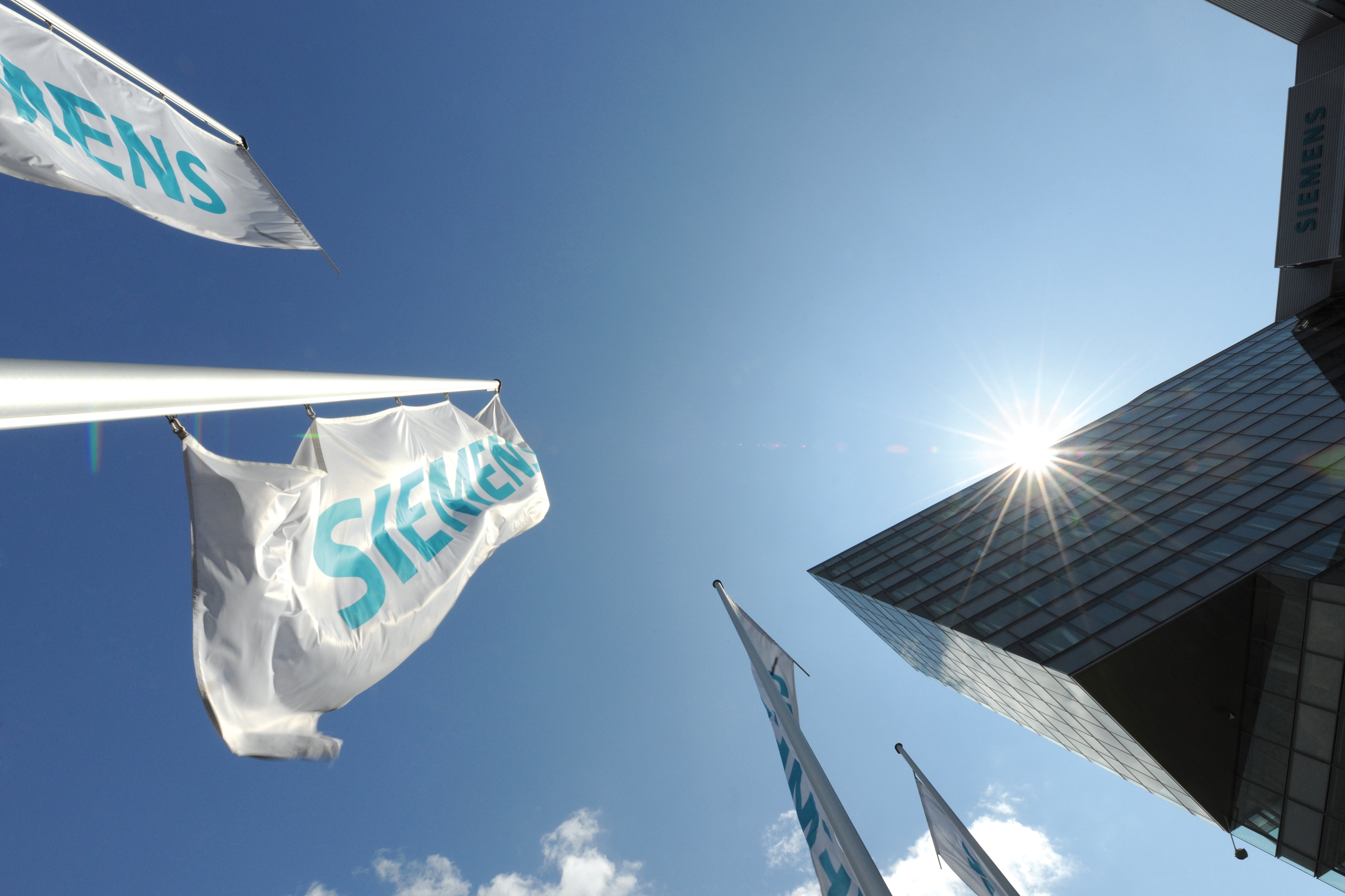 Siemens, acuzata intr-un megaproces de coruptie in Grecia