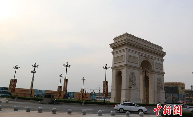 Chinezii si-au tras „Arc de Triumf”, copiat la indigo dupa edificiul parizian!