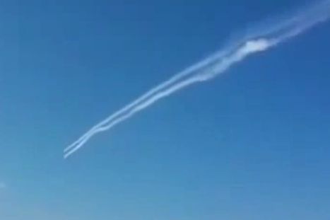 Imagini greu de privit: doua avioane s-au ciocnit in aer, in timpul unui show aviatic! (VIDEO)