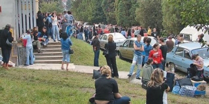 Politica, exmatriculata din campusurile universitare