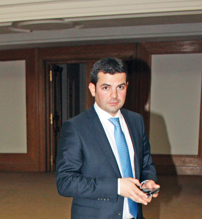 Daniel Constantin, chemat la ordine in Parlament