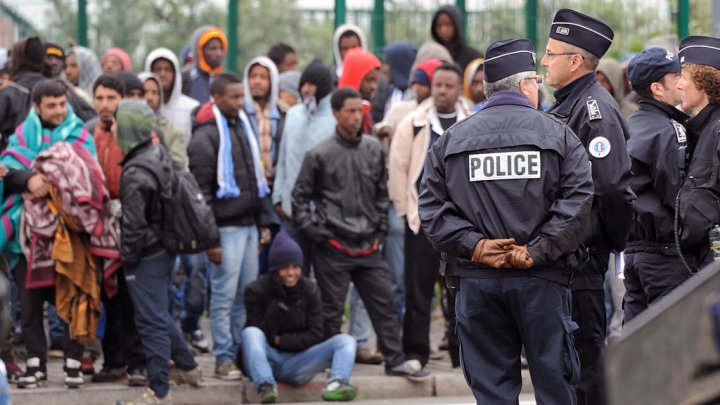 Londra si Paris deplaseaza politisti la Calais, impotriva imigratiei clandestine!