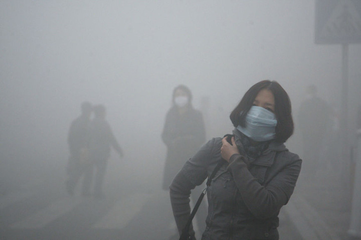 O zi in Beijing echivaleaza cu fumatul a doua pachete de tigari
