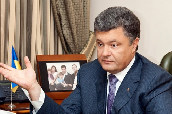 Occidentul si Moscova isi dau mana peste capul lui Porosenko