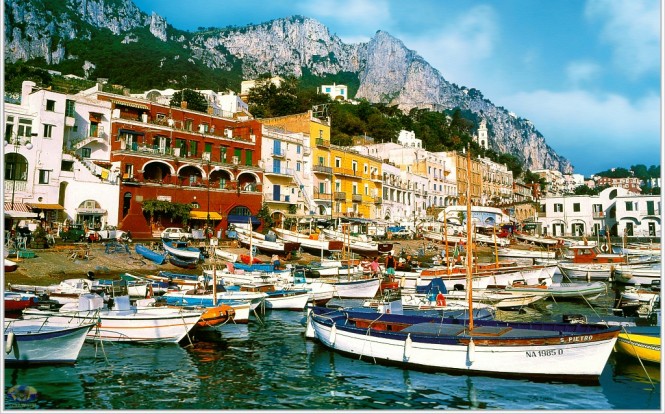 Guvernul italian vinde cinci porturi de agrement, inclusiv Capri!