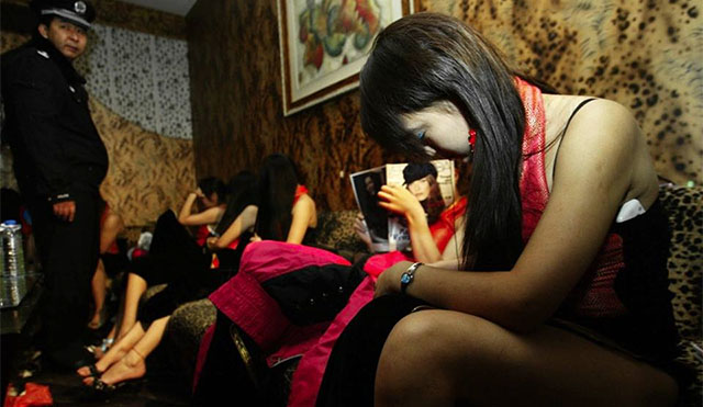 Codul Penal se schimba: sexul cu prostituate minore ar putea aduce pedeapsa cu moartea!