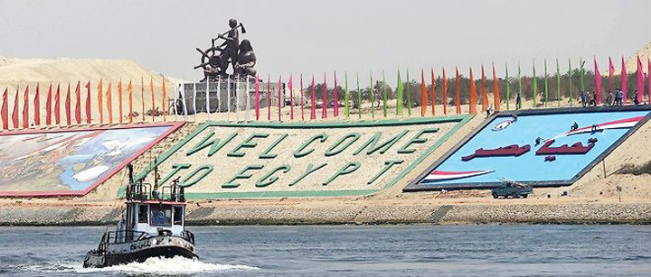 Egiptul a inaugurat cu pompa noul Canal Suez