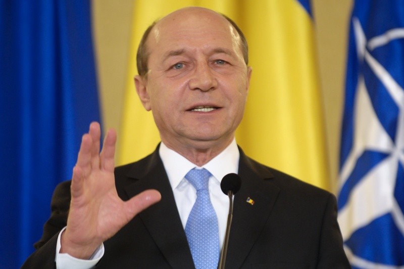 Traian Basescu: Romania nu trebuie sa-si asume drama refugiatilor! Noi nu reusim sa integram rromi, vrem sa integram migranti?!