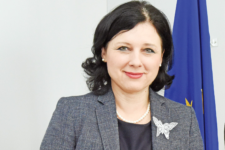 Vera Jourova, Isabelle Falque-Pierrotin - Ziarul National