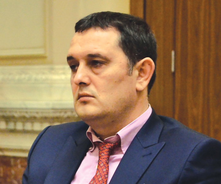 Gheorghe Piperea renunta la procesele colective cu bancherii