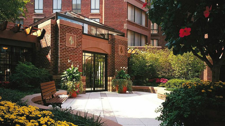 Prima intalnire cu Obama. Regele Salman a imbracat in aur Hotelul Four Seasons!