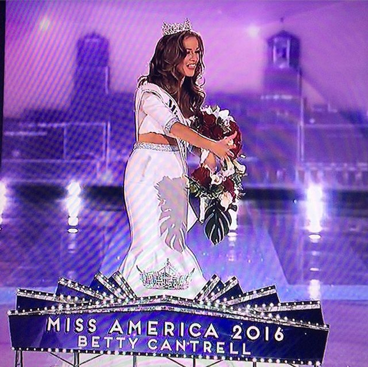 Miss America 2016 nu-i chiar cea mai frumoasa, dar canta magistral!