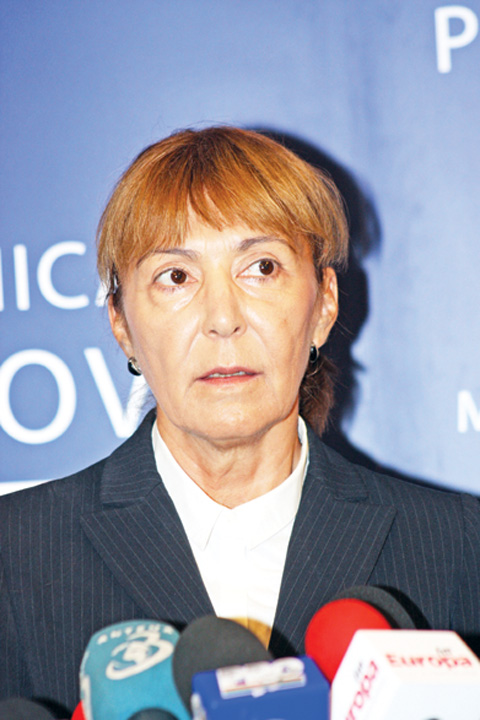 Monica Macovei il cauta pe Oprea la doctorat