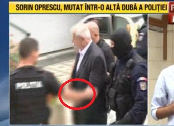 Primarul Oprescu, scos cu catuse din locuinta sa din Ciolpani, dupa perchezitii