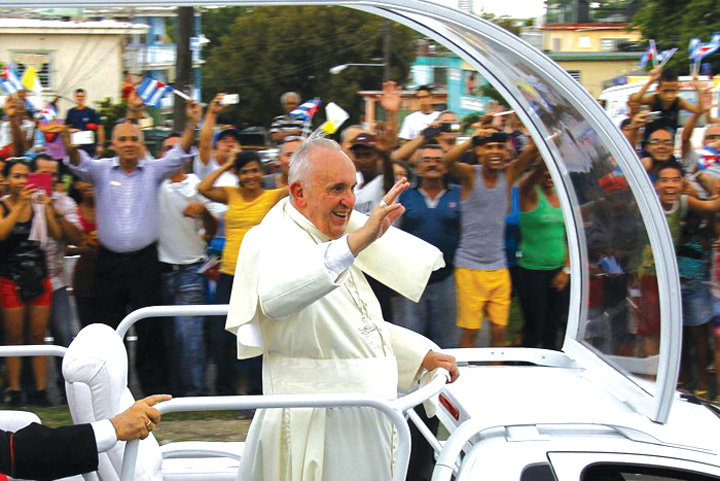 Papa Francisc cere Cubei mai multa deschidere catre biserica si catre  SUA
