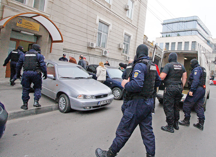 JANDARMI POLITIE-FANE (4) - Ziarul National
