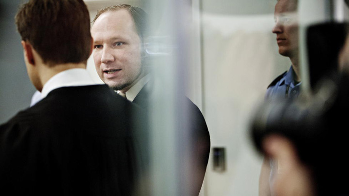 „Monstrul din Utoya” intra in greva foamei. Penitenciarul anunta ca ii da voie sa moara!