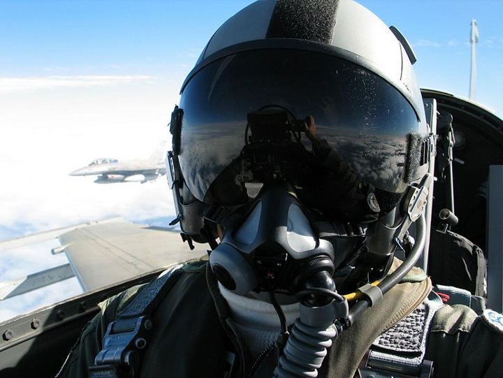 SUA cere pilotilor rusi sa comunice in engleza pentru a evita accidentele