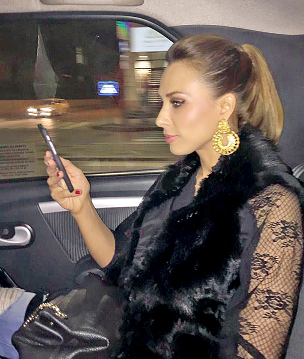 Iulia Vantur face lumina